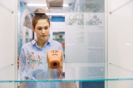 Öffentliche Führung durch die Dauerausstellung „Ideologie und Terror der SS“ am Sonntag, 8. Dezember um 15 Uhr im Kreismuseum Wewelsburg (©Kreismuseum Wewelsburg, Lina Loos).